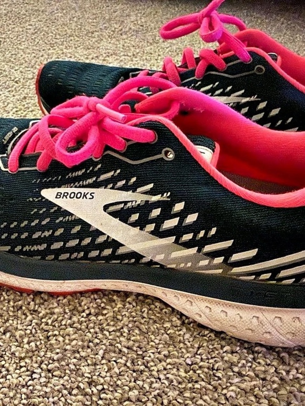 Brooks Ghost 13 Women's Black & Pink Running Shoes